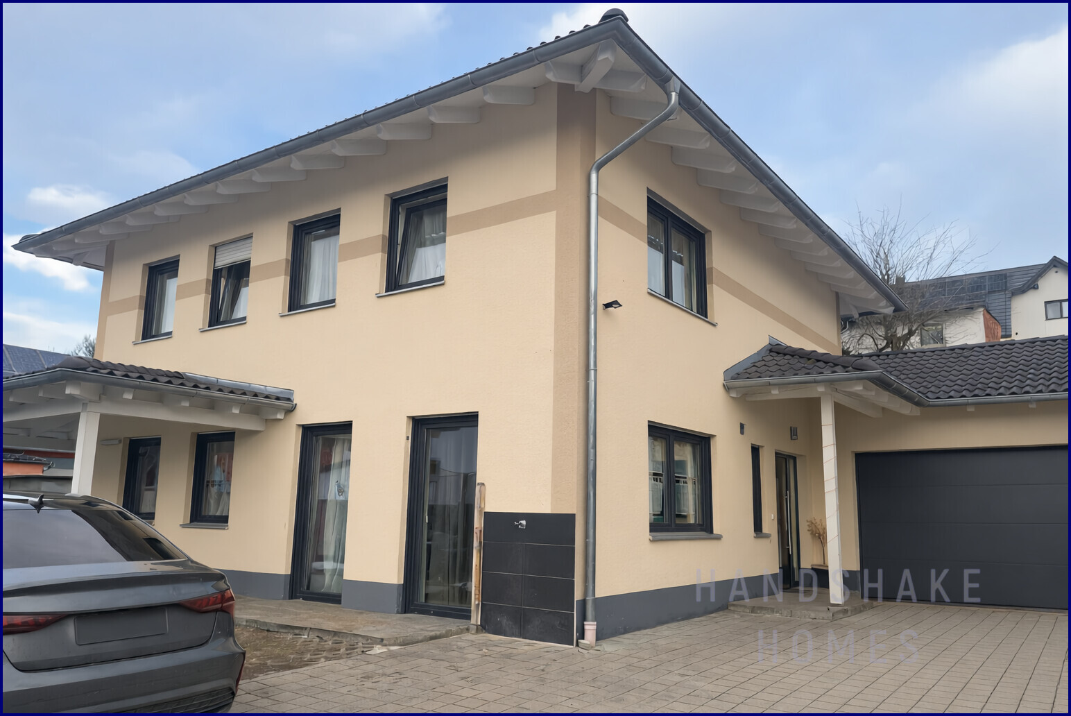 Exklusives Einfamilienhaus im Toskana-Stil mit weitläufiger Sonnenterrasse Vorschau 2