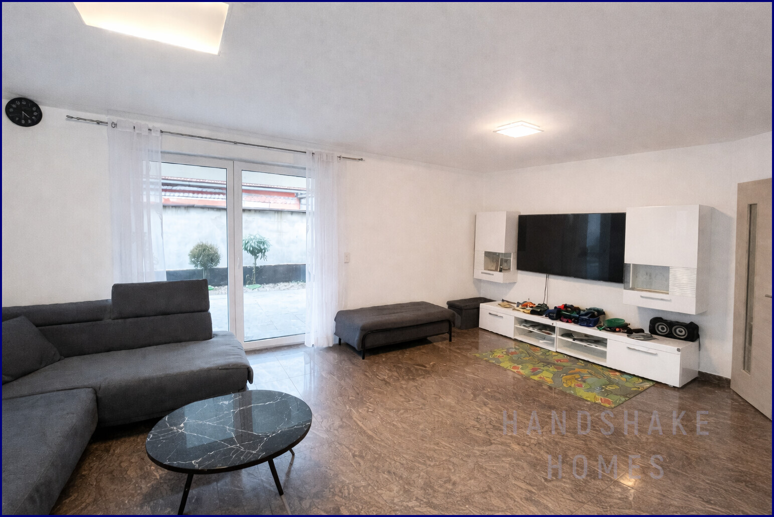 Exklusives Einfamilienhaus im Toskana-Stil mit weitläufiger Sonnenterrasse Vorschau 3